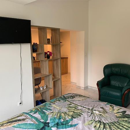 Riverbank Guest House Намюр Екстериор снимка